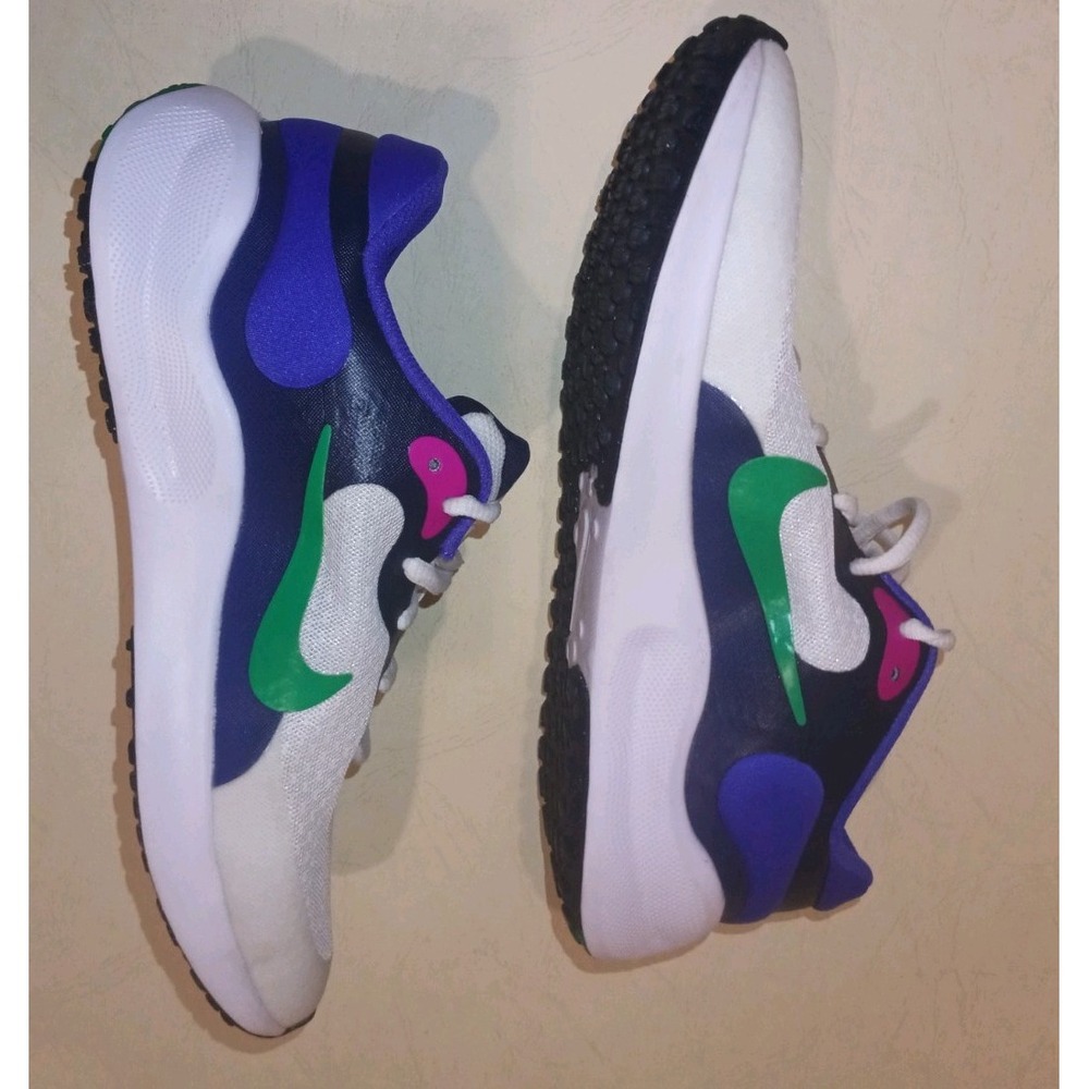 Nike Revolution 7 FB7689-101 Colorblock Low Top Lace-Up 6.5 youth